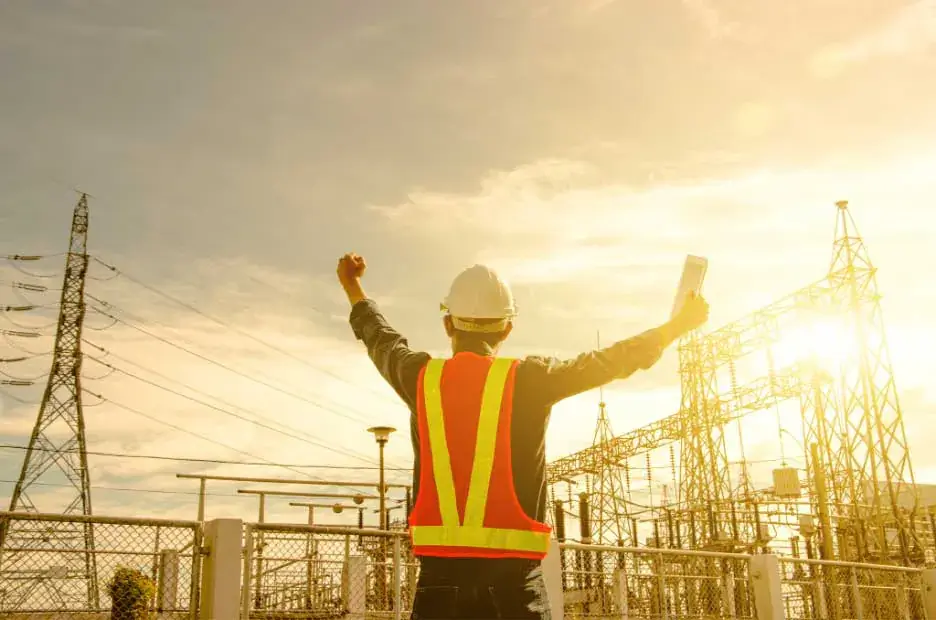Obtenga su licencia C10 de contratista en electricidad en California